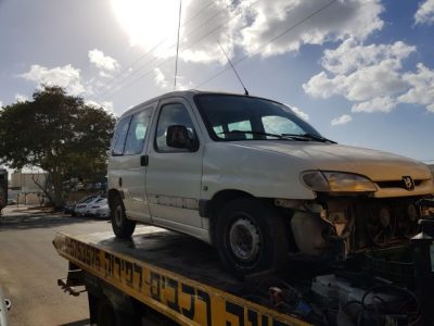 תמונות של רכבים לפירוק